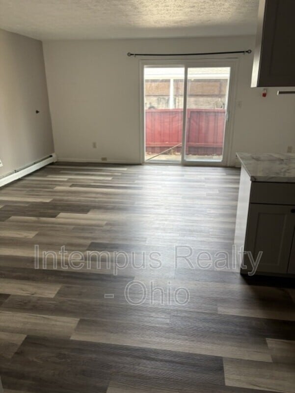 Foto del edificio - 5936 Callaway Cir