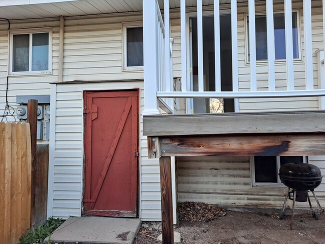 Storage shed - 1072 6th Street Ct