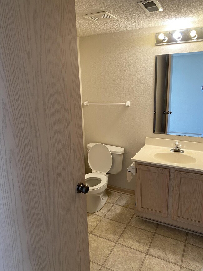 Building Photo - 5601 NW Moonlight Meadow Ct
