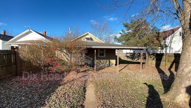 Building Photo - 1219 Azel Ave