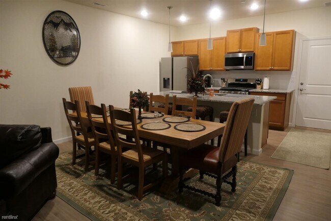Building Photo - 3 br, 2.5 bath Townhome - 1596 Rose Quartz...