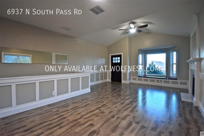Building Photo - Luxurious 5 Bedroom Eagle Mountain Home! N...