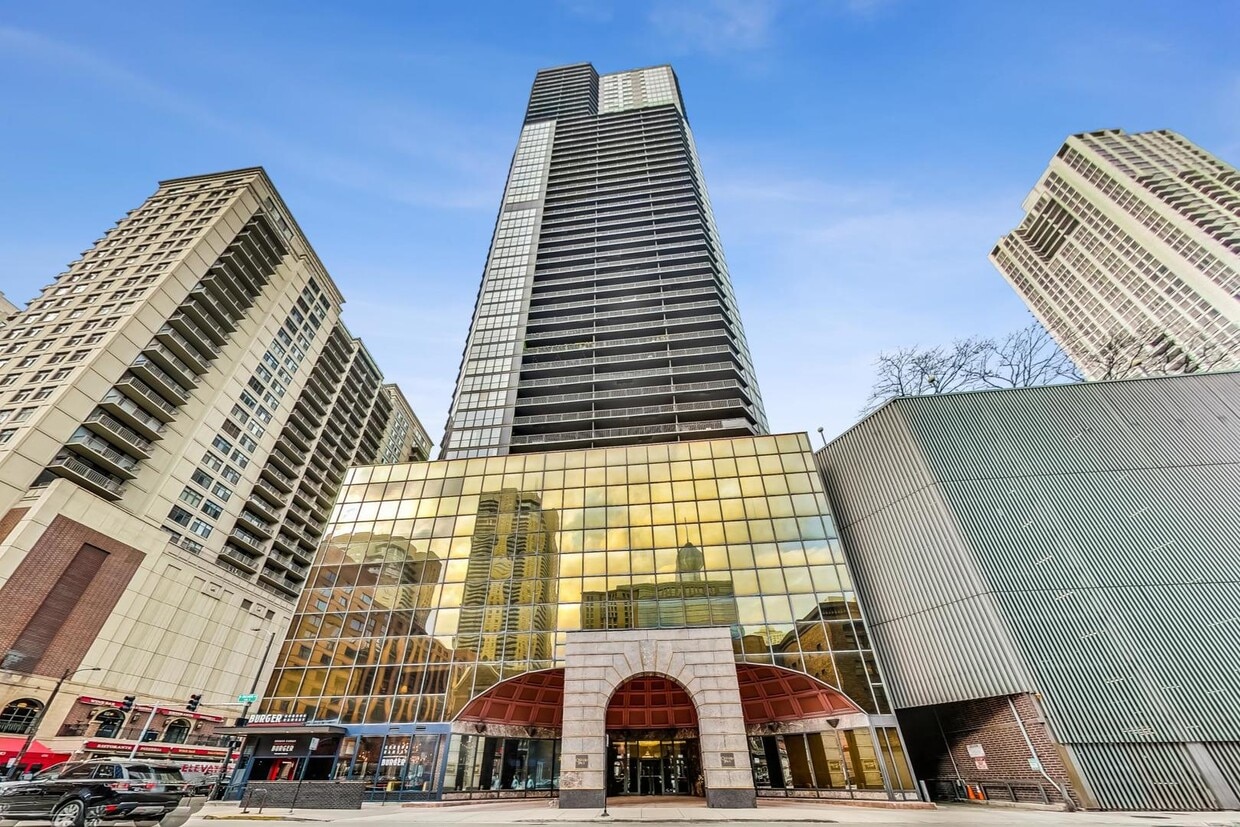 Foto principal - 10 E Ontario St