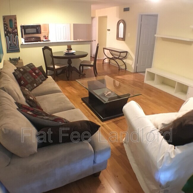 Building Photo - 3309 Wyndham Cir