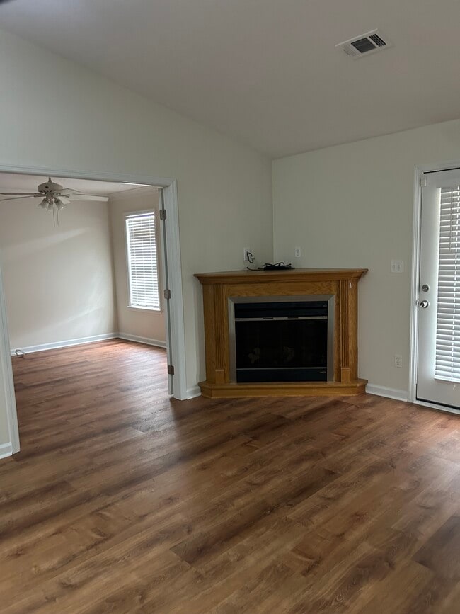 Building Photo - 5180 Aruba Cir