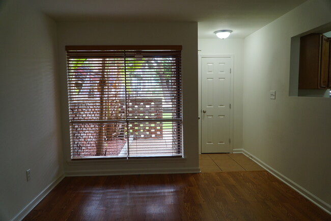 Lots of natural light - 100 Market St