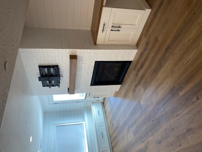 Foto del edificio - 909 Burke Ln