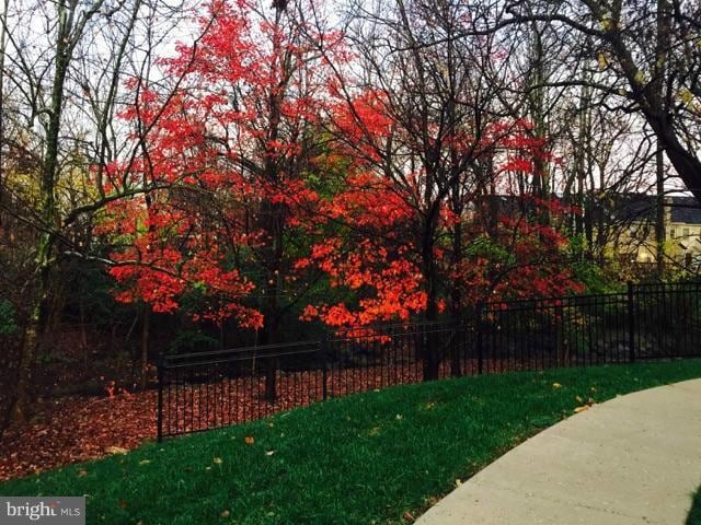 Building Photo - 5700 Chapman Mill Dr