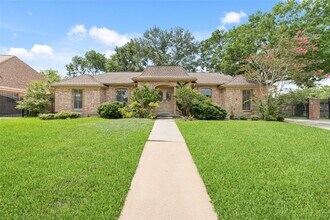Building Photo - 11838 Riverview Dr