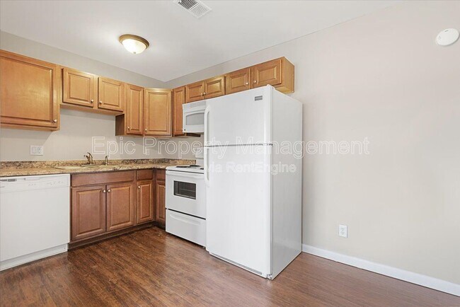 Foto del edificio - 23210 Huron River Dr