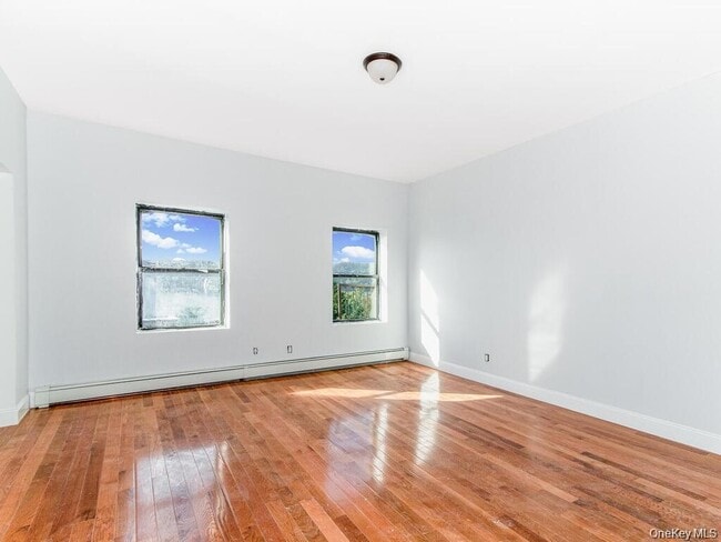 Foto del edificio - 251 Warburton Ave
