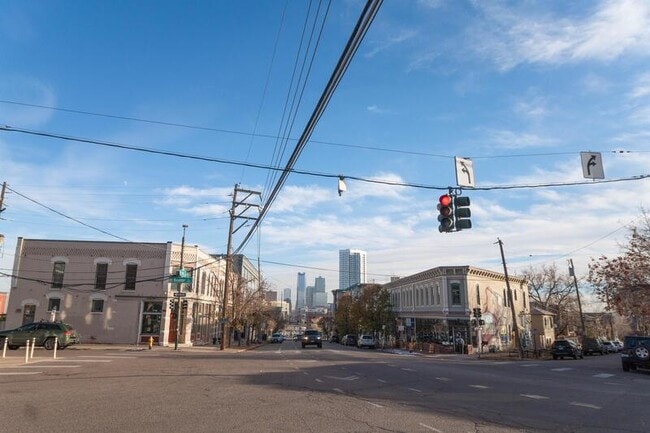 Building Photo - 2902 Umatilla St