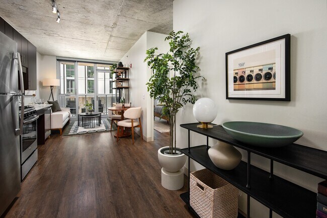 Foto del edificio - Gateway West Loop