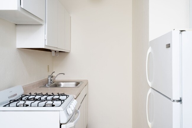 Interior Photo - Yale Place