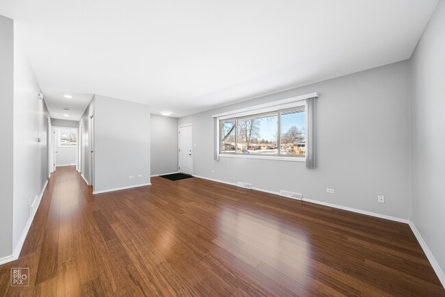 Foto del edificio - 521 Berkshire Ln