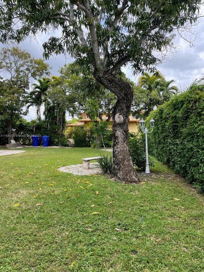 Foto del edificio - 1254 SW 13th St
