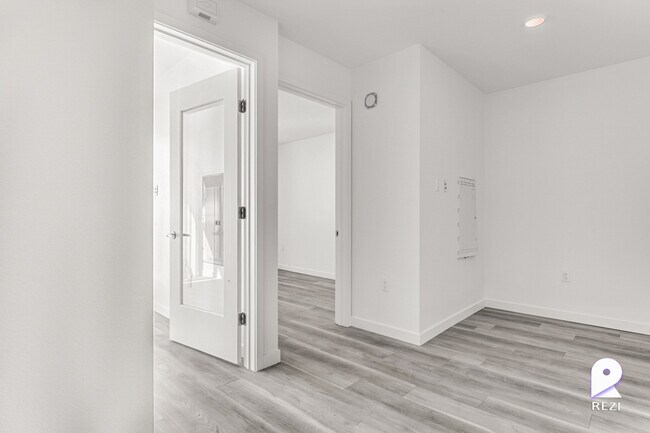 Building Photo - 1530 Cassil Pl