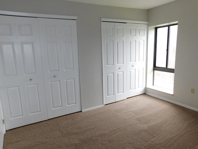 Building Photo - 5050 DOYLE ROAD304