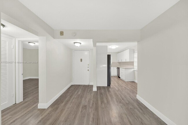 Foto del edificio - 1450 NE 191st St