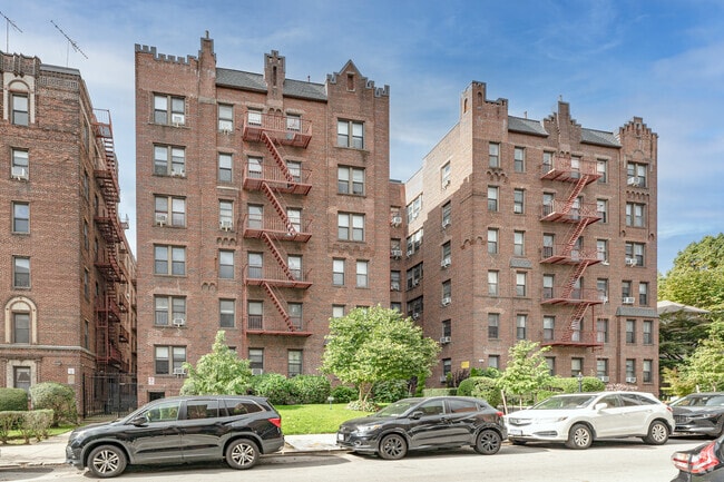 Building Photo - The Ivanhoe