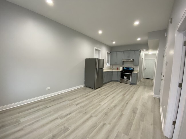 Living Room - 2932 S Normal Ave
