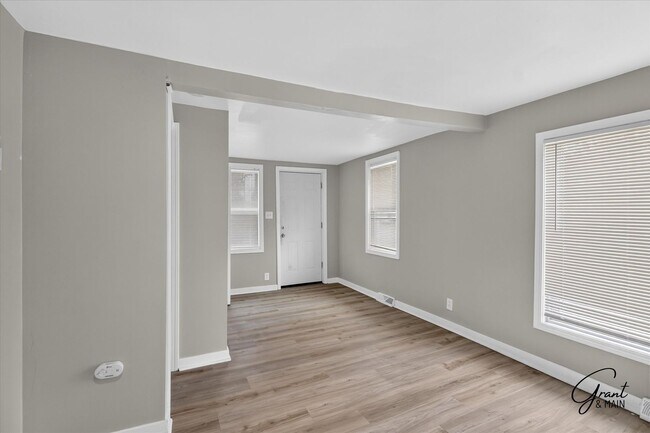 Foto del edificio - $1300 2 bedroom bungalow