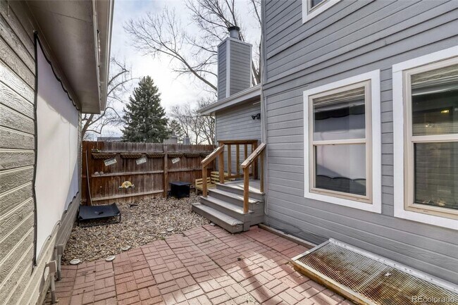 Foto del edificio - 3 bed, 3 full bath - perfect for roommates!