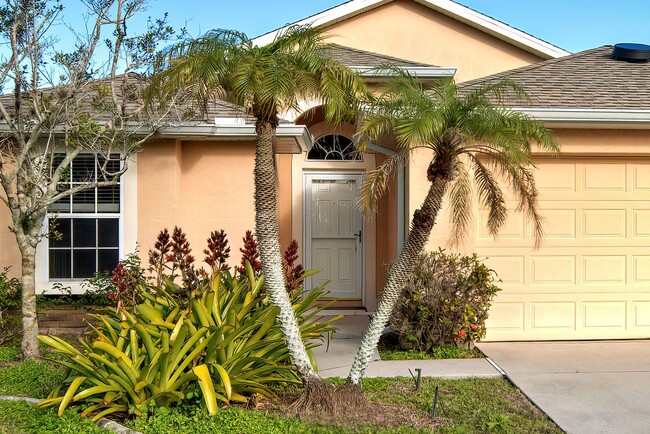 Building Photo - 3BR/2BA/2CG Single Family Home in Lakeside...
