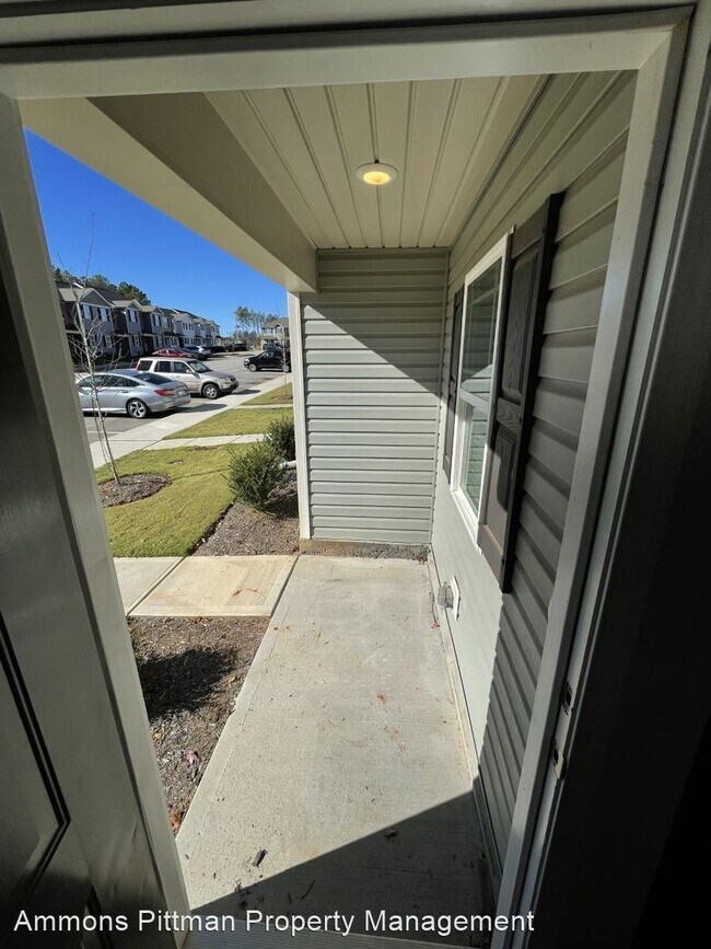 Building Photo - 2 br, 2.5 bath House - 2044 Wiggins Village