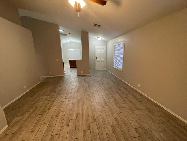 Building Photo - 10728 E Enid Avenue