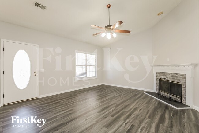 Foto del edificio - 723 Ridgetop Rd