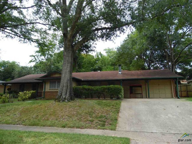 Building Photo - 203 Alpine Dr