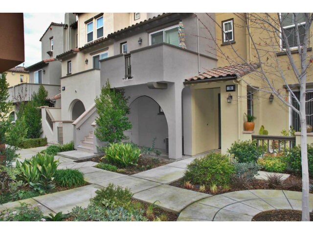Building Photo - 66 Muller Pl