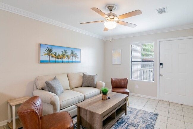 Building Photo - Coastal Condo for rent!