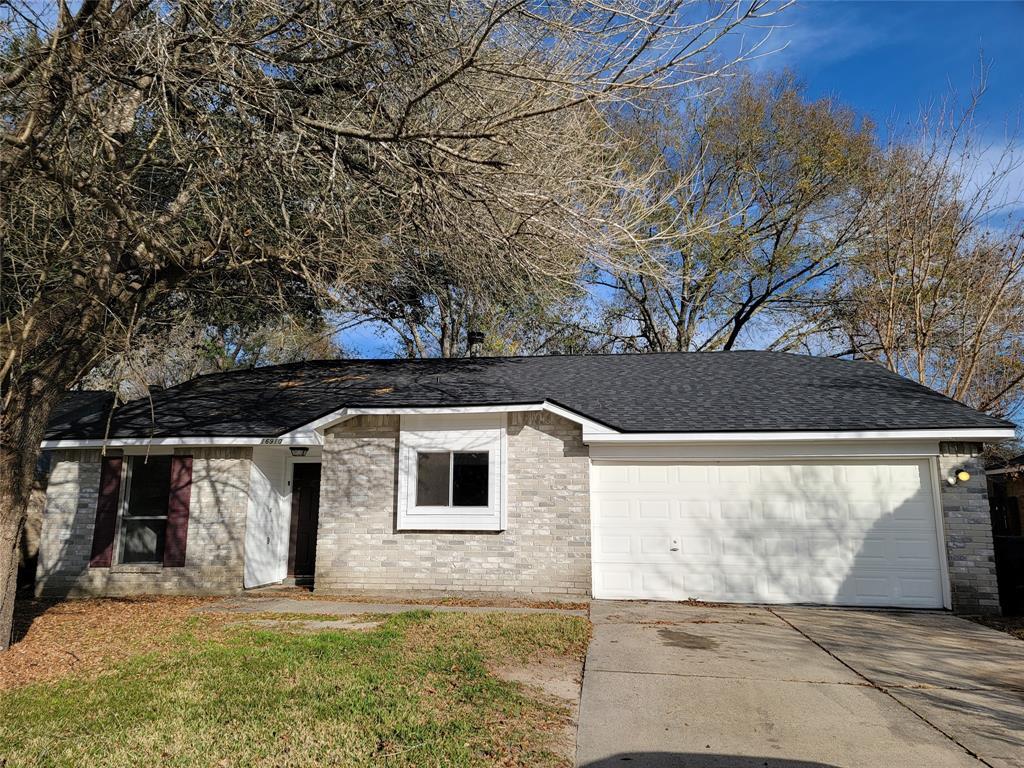 Foto principal - 16910 Rolling Acres Dr