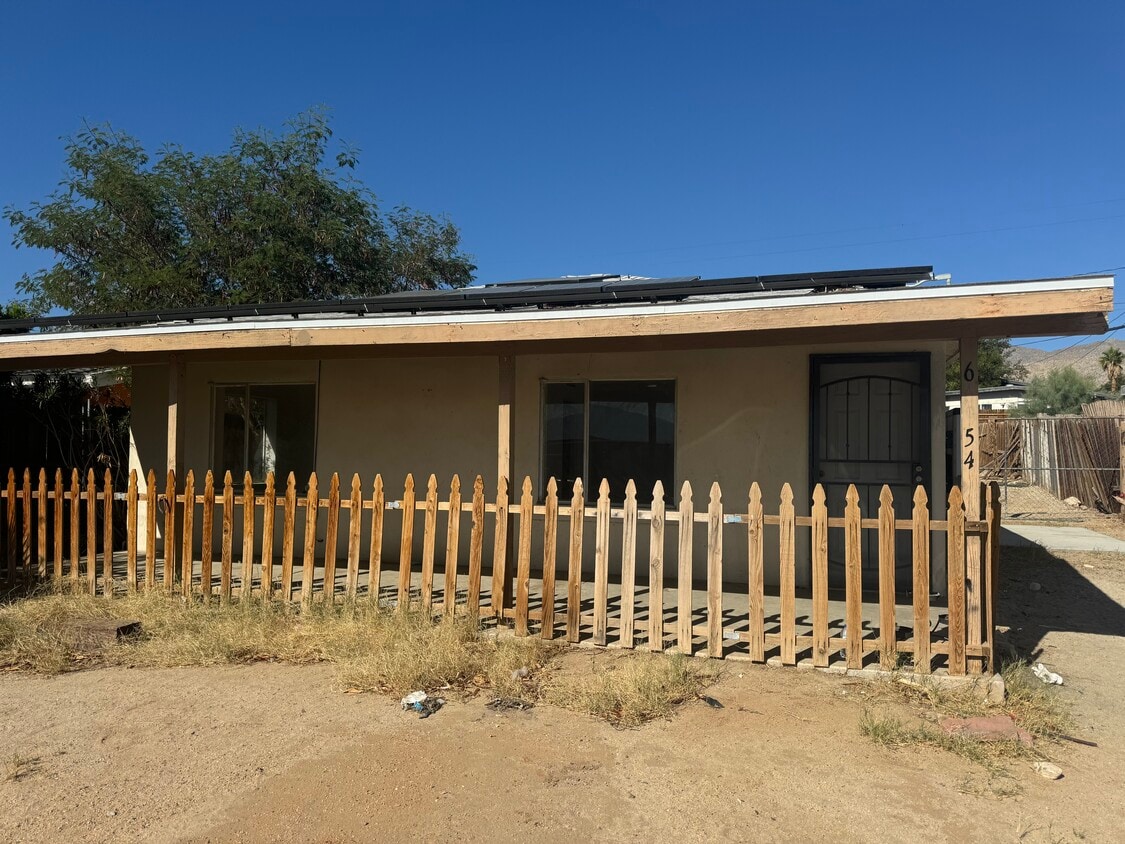 Foto principal - 66954 Granada Ave