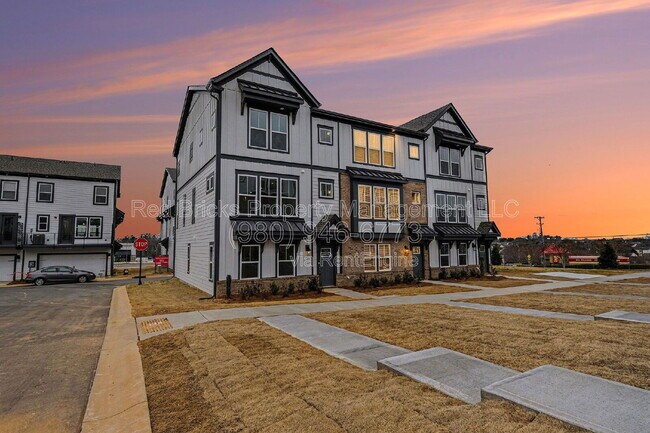 Foto del edificio - 2007 Hawksworth Ln