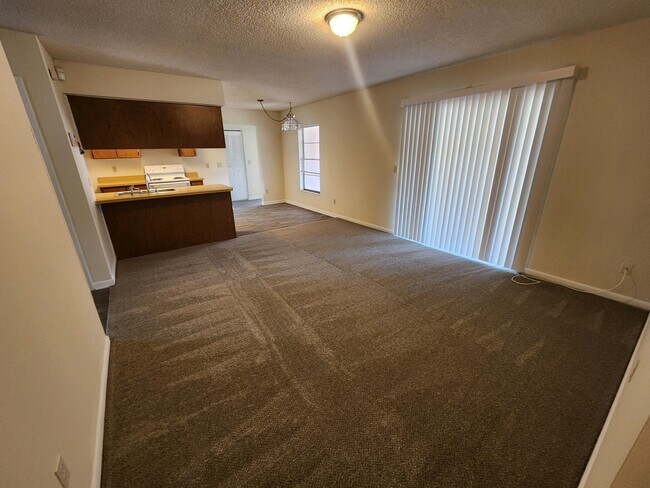 Building Photo - 4935 Pennsbury Dr