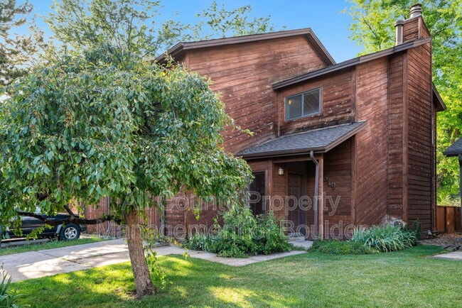 Building Photo - 2619 Juniper Ave