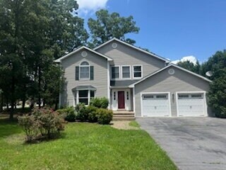 Building Photo - Exceptional Family Home with Open Living Areas & Private Fenced Backyard- Pet Friendly- Coming So...