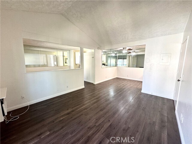 Foto del edificio - 960 E Bonita Ave