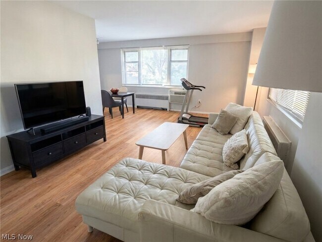 Foto del edificio - 11820 Edgewater Dr