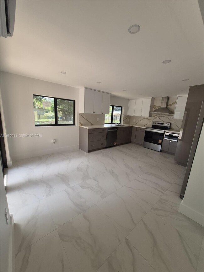Foto del edificio - 270 NW 147th St