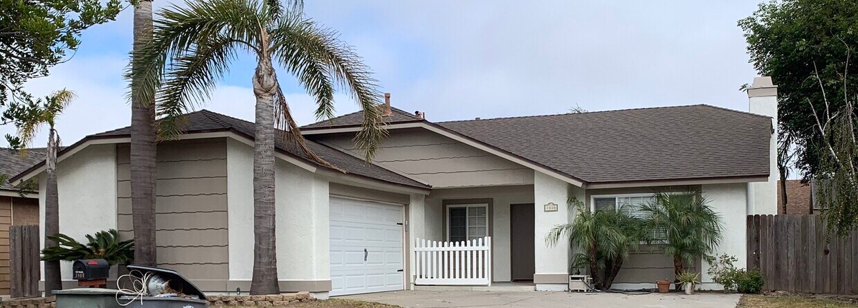 Foto principal - 1000 Novato Dr