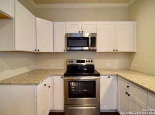 Foto del edificio - 6403 Melanzane Ave