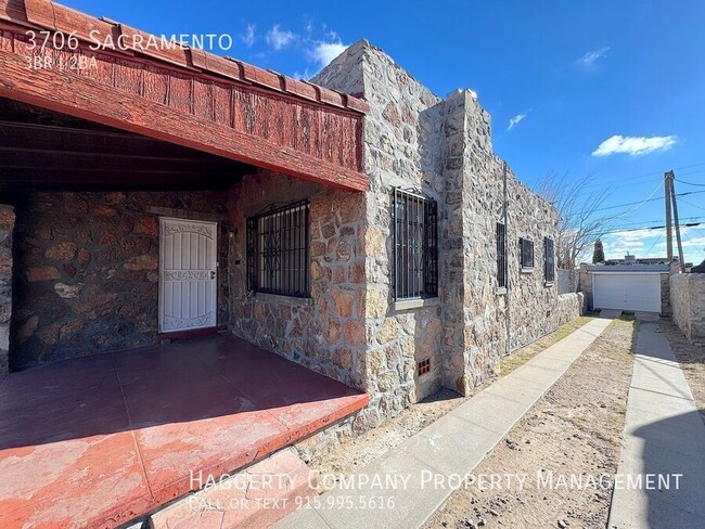 Foto del edificio - Central El Paso 3 bed with Refrig A/C and ...