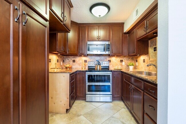 Foto del edificio - 11002 Hammerly Blvd