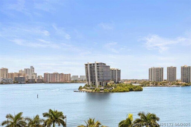 Foto del edificio - 3530 Mystic Pointe Dr