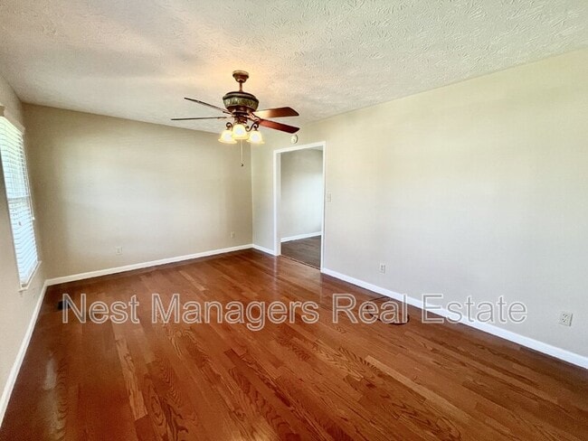 Building Photo - 127 Kristin Ave