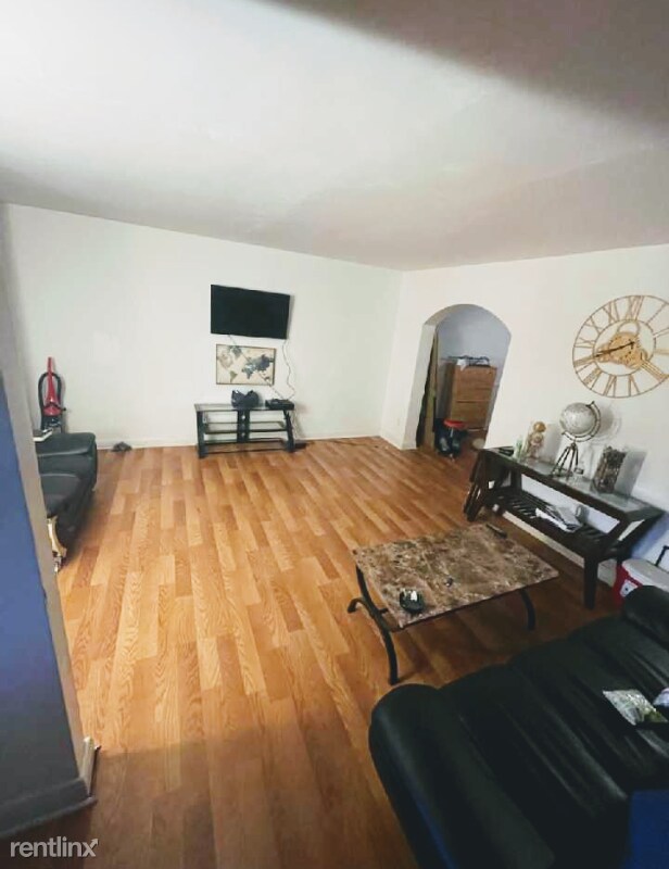 Building Photo - 3 br, 1 bath Townhome - 3739 Boarman Ave